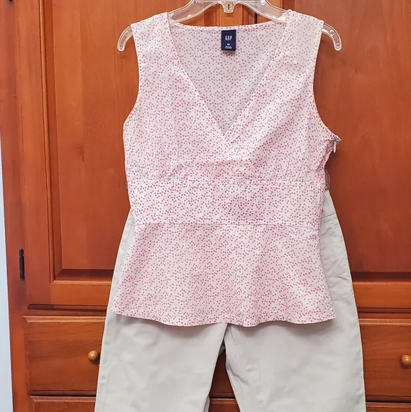 Donating Soon! Gap Peplum Top, Size XS - Picture 5 of 6